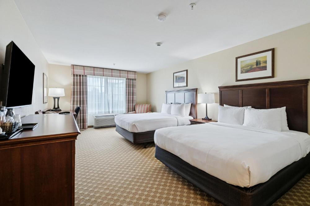 Queen Room with Two Queen Beds - Disability Access/Non-Smoking interior